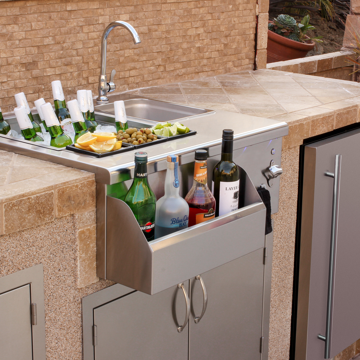 Summerset - 30" Stainless Steel Built-In Beverage Center & Prep Station with LED Illumination-United Backyard