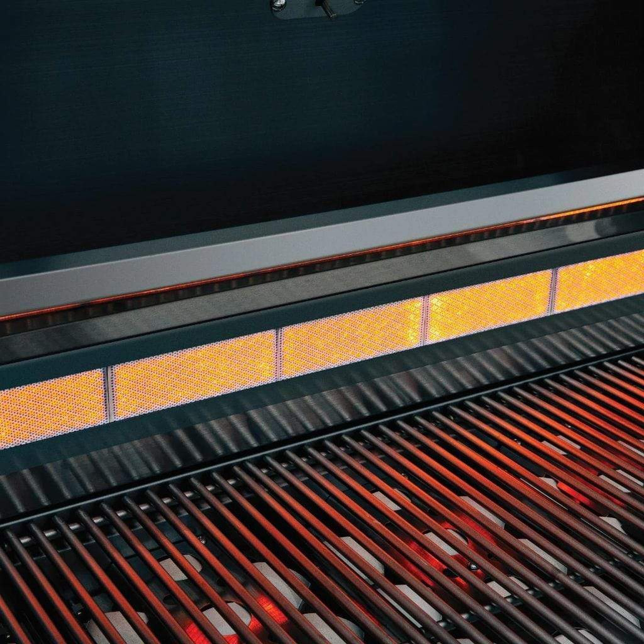 Summerset - Sizzler Pro 32" 4-Burner Built-in Gas Grill-United Backyard